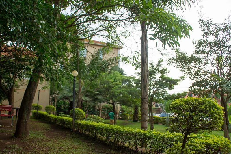 Sheron Kampala Esterno foto